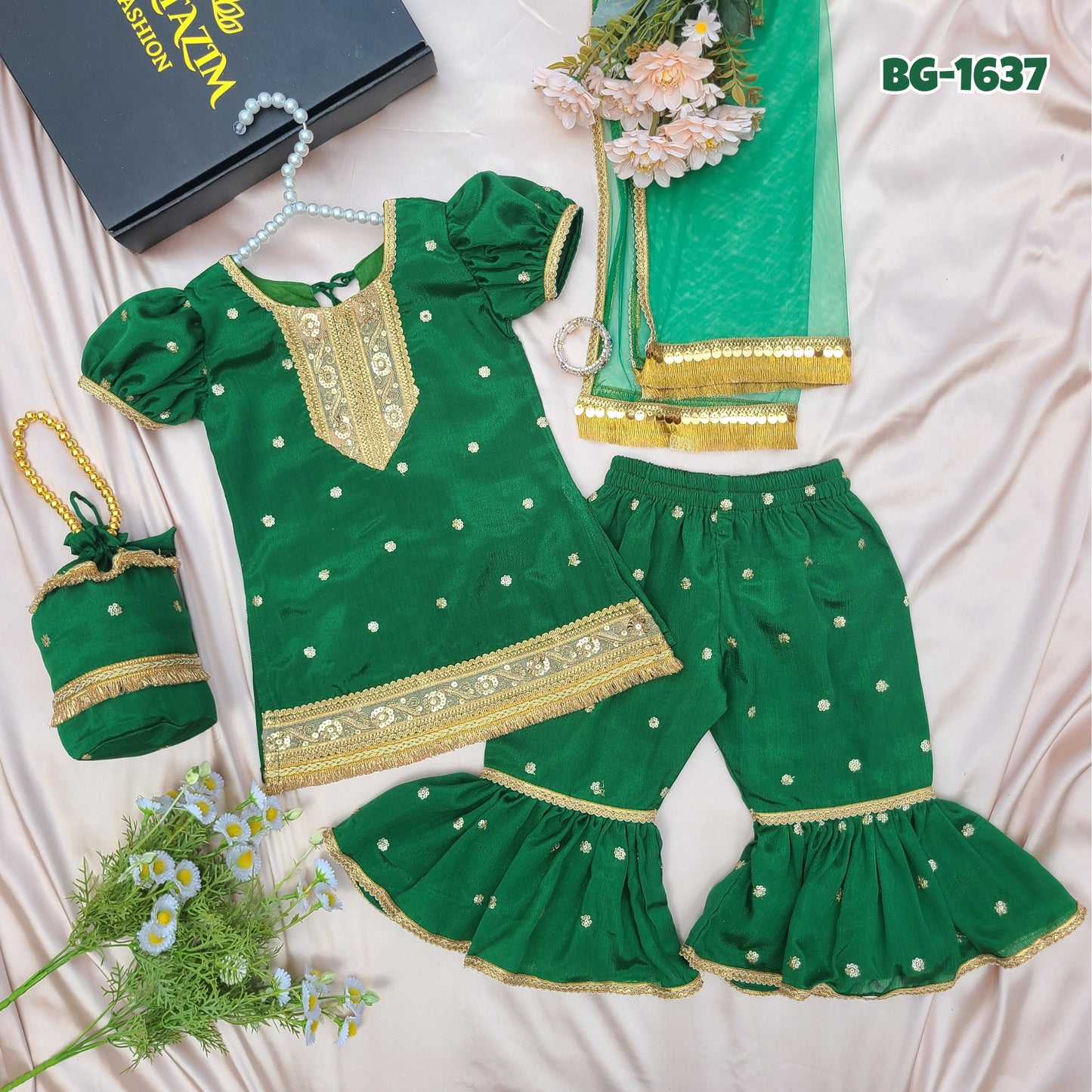 Emerald Sultana Royale Set with Matching Potli Bag Code-BG-1637