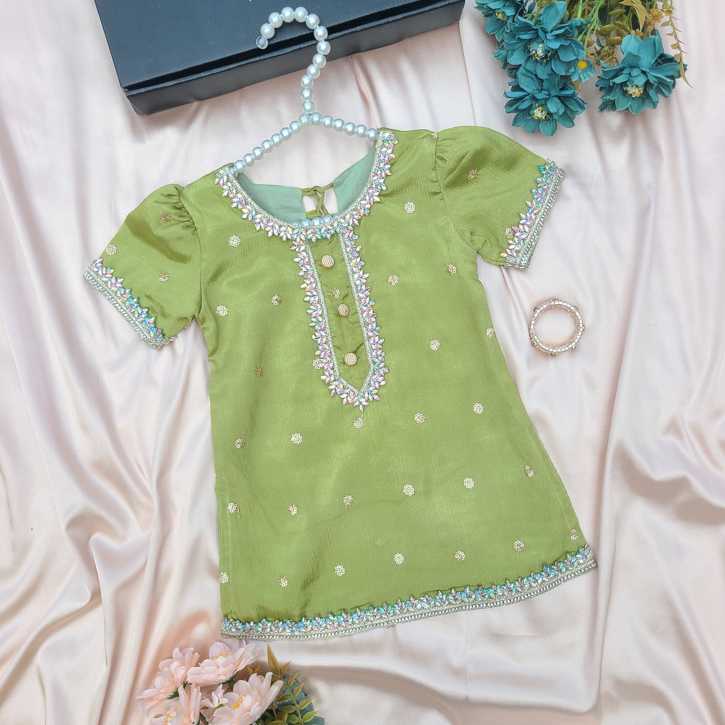 The Sultana Olive Heritage Silk Suite with Matching Potli Bag Code-BG-1639