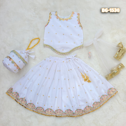 Sheuli Shaj Lehenga set with Matching Potli Bag Code-BG-1538