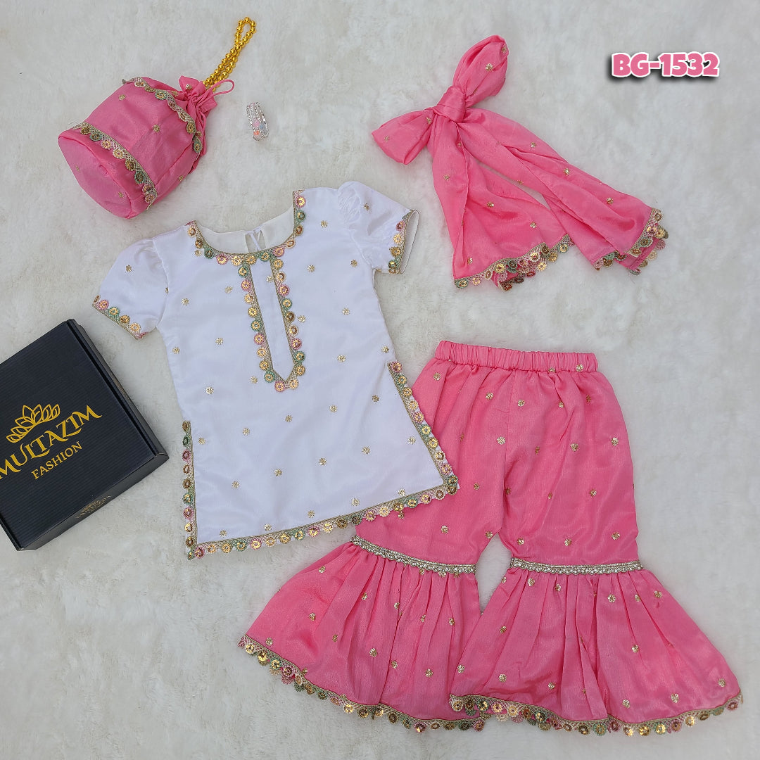 Meher-e-Gulabi Gharara Set with Matching Potli Bag Code-BG-1532